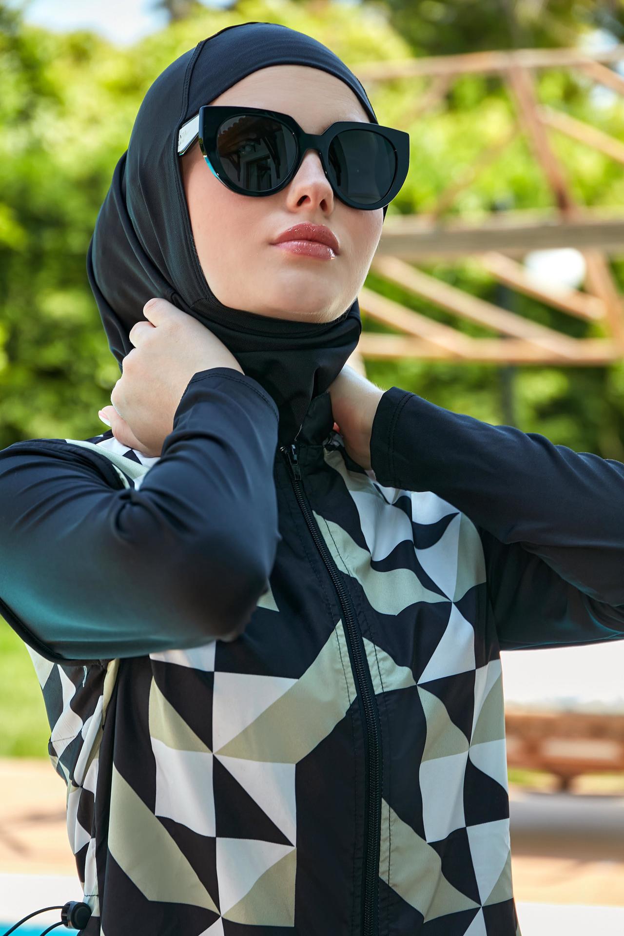 Kolları Likralı Geometrik Desenli Tesettür Mayo - Siyah Yeşil - Mayou