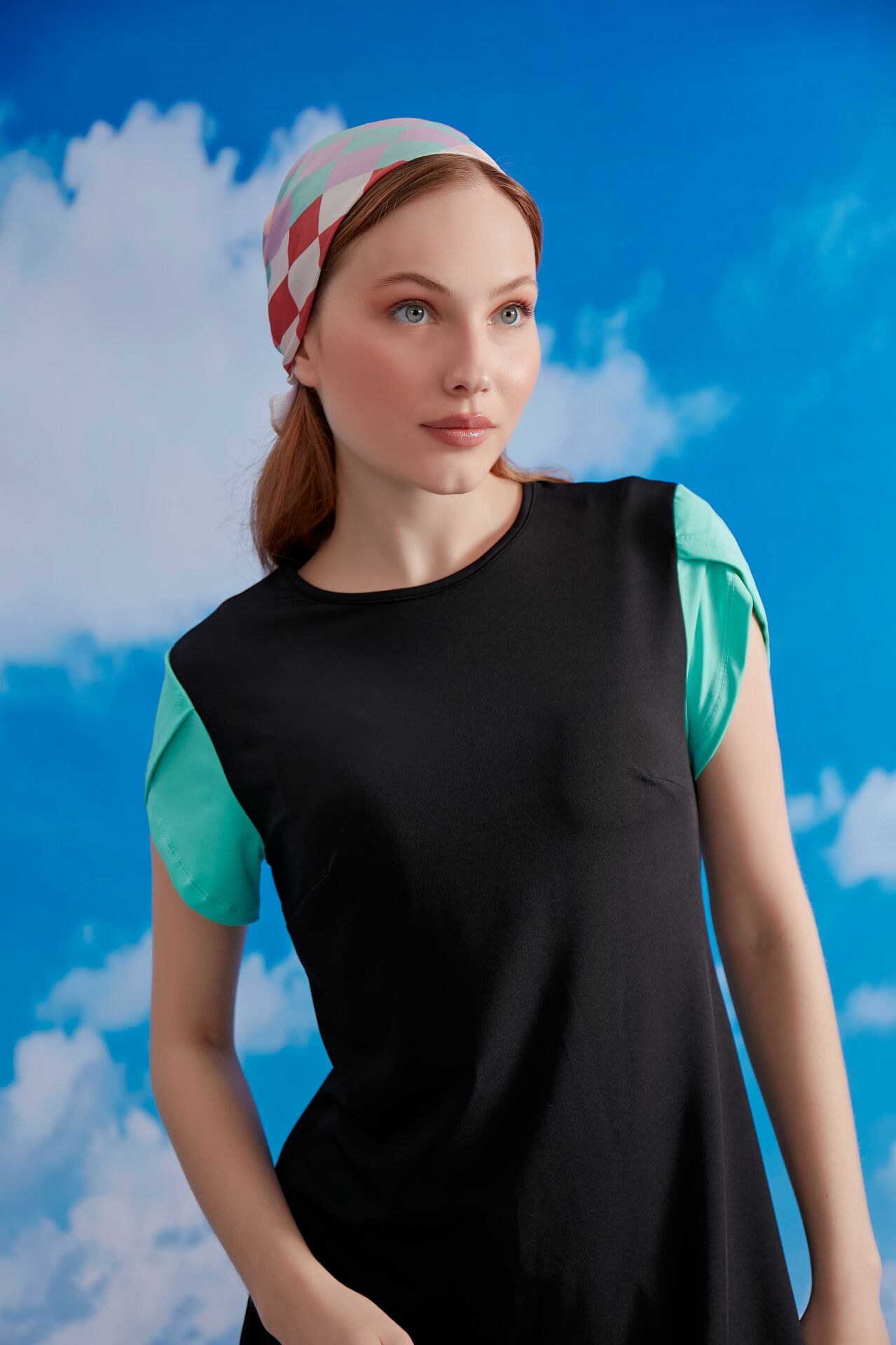 Yeşil Kol, Yarım Kapalı Mayo - Siyah/Yeşil